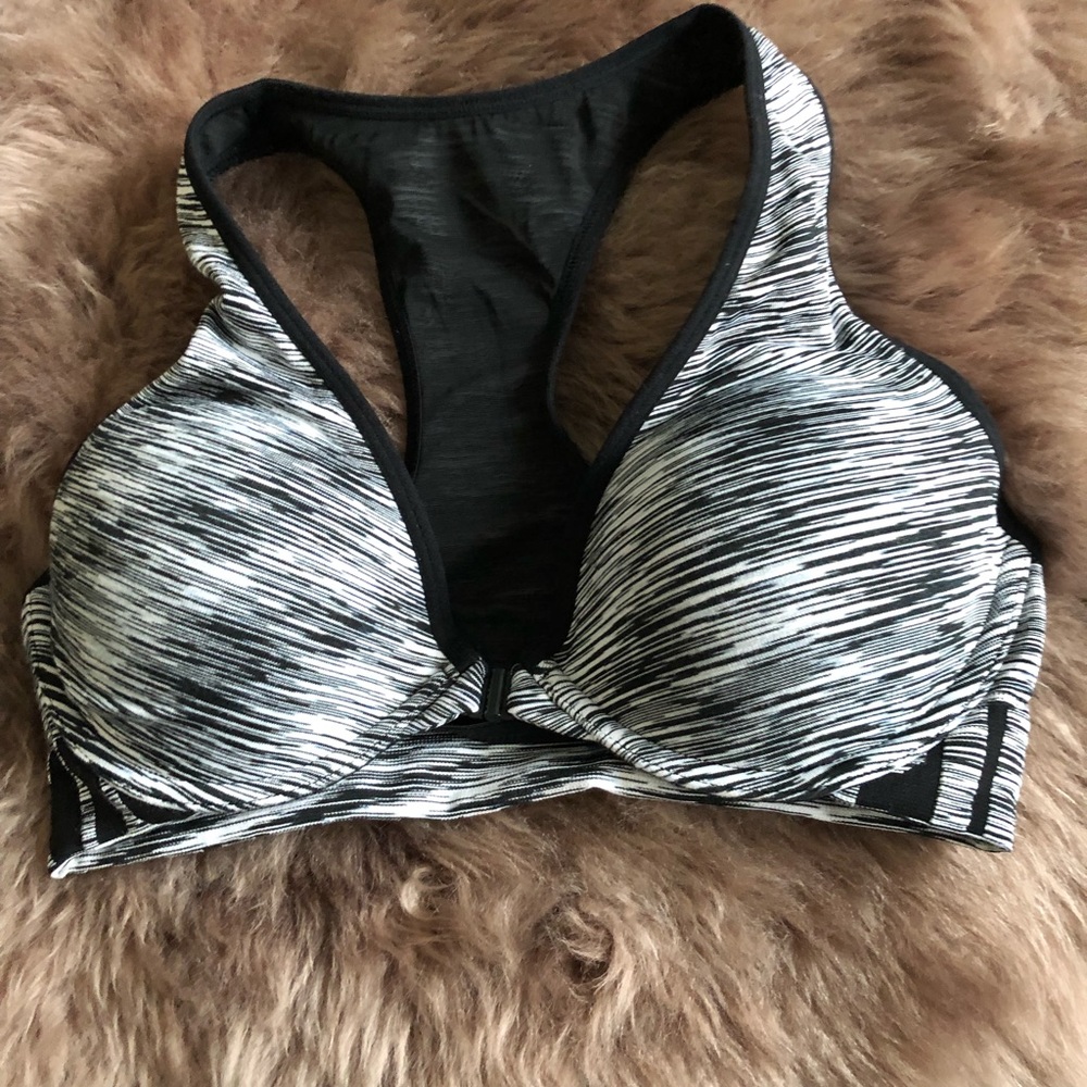 Victoria’s Secret sports bra front close
